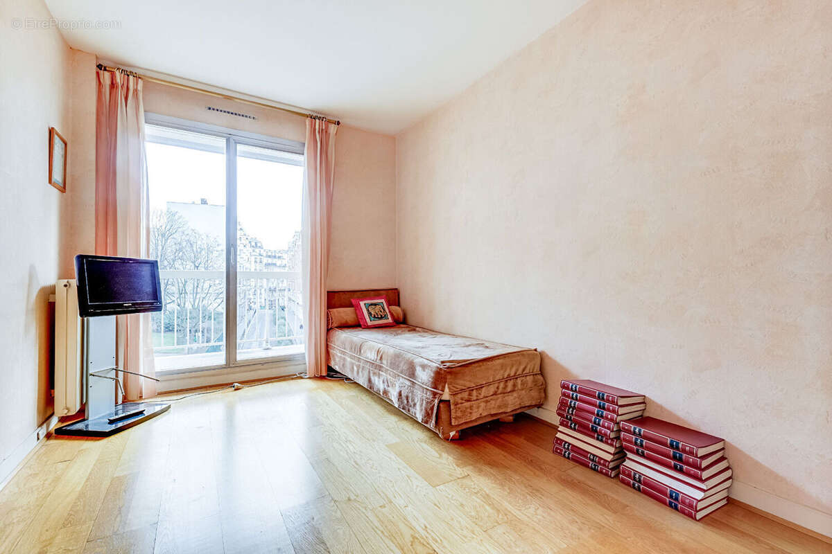 Appartement à PARIS-20E