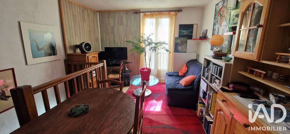 Maison 56 m² à Villefranche-De-Rouergue  - photo 2