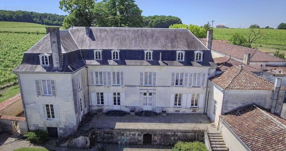 Maison à SEGONZAC