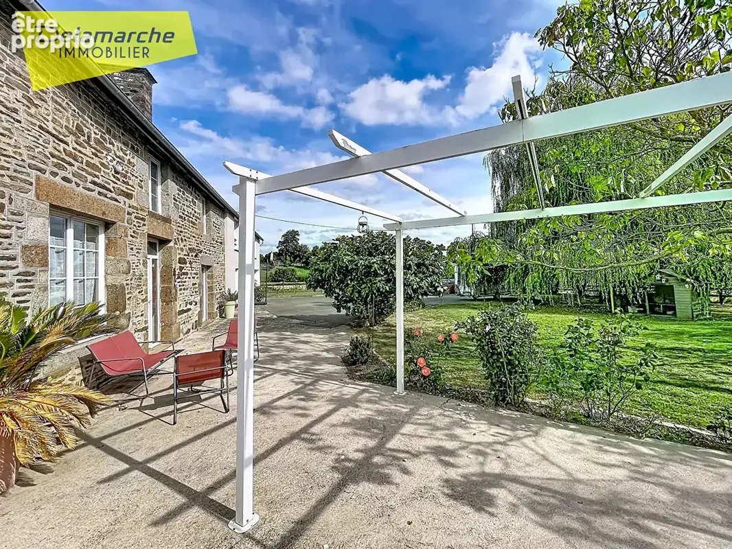 À vendre - Longère en pierres - 4 chambres - 2000m2 de terrain - Dépendance - Grandparigny (50600) - photo 11
