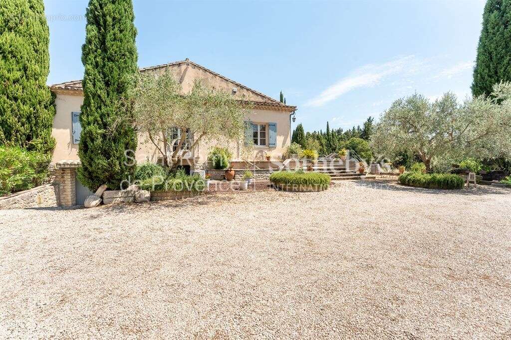 Propriété de plain pied avec piscine à Saint Rémy de Provence, vue sur les Alpilles - photo 18