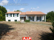 Maison à NUEIL-LES-AUBIERS