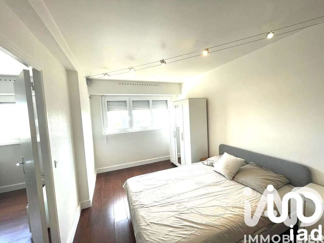 Photo 8 - Appartement à COURBEVOIE