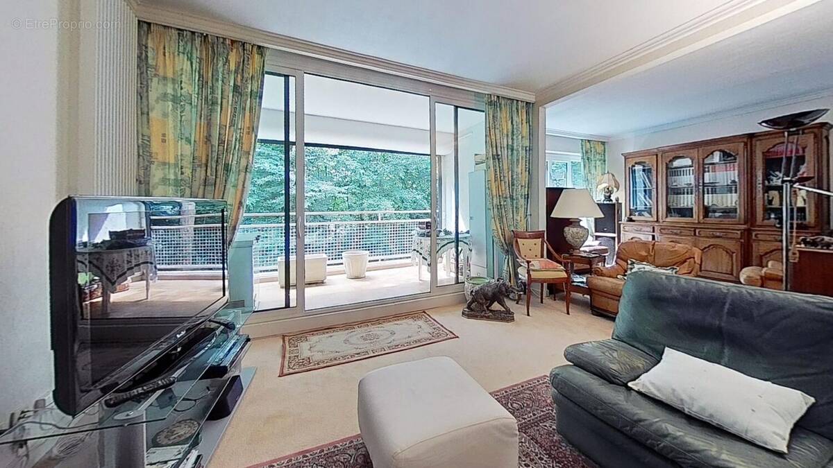 Appartement à VAUX-LE-PENIL