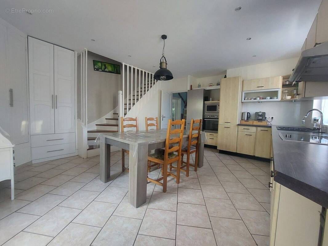 Maison 197 m² à Arras  - photo 4
