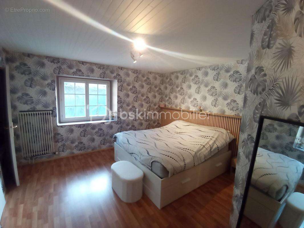 Maison à ETREPIGNEY