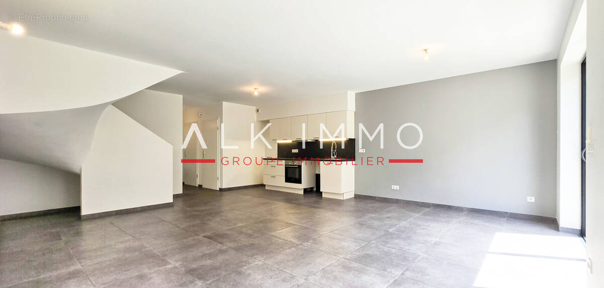 Appartement à CRUSEILLES