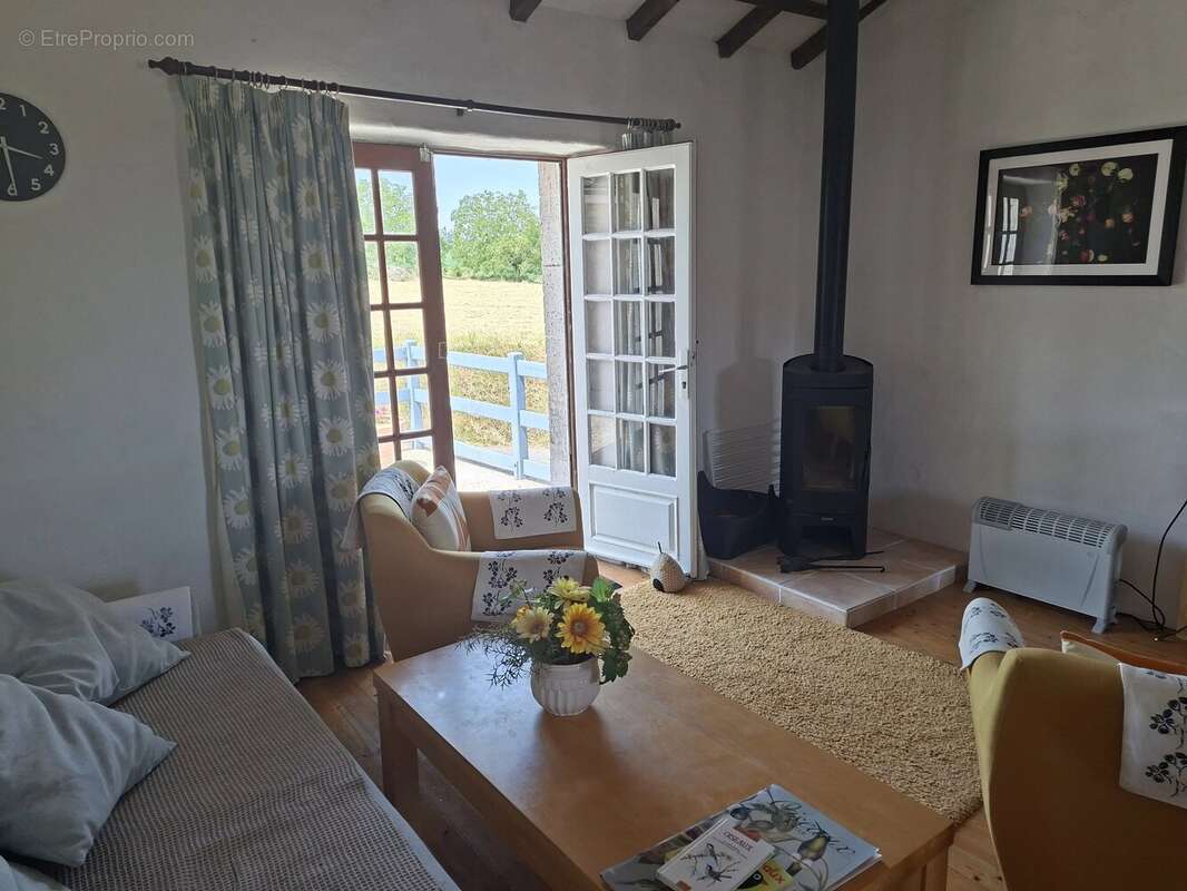 Propriété en pierre en excellent état avec piscine chauffée - photo 4