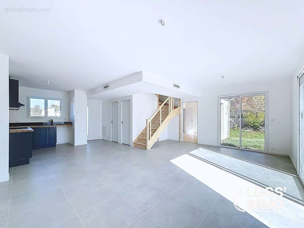 Maison à SAINT-SULPICE-ET-CAMEYRAC