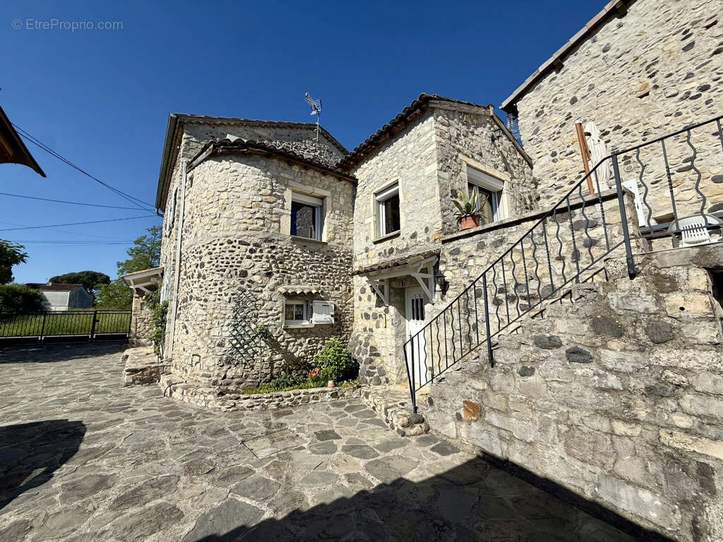 Maison à BAIX