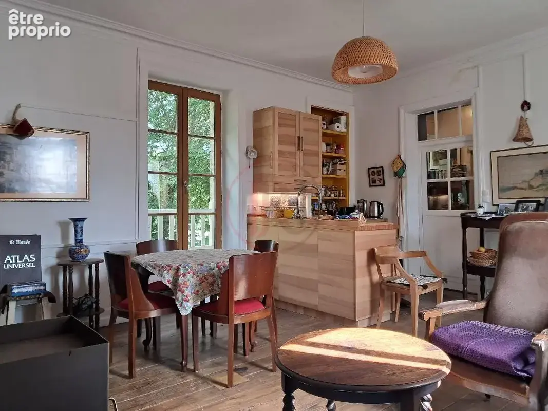 Appartement d'habitation et nombreuses dépendances. - photo 11