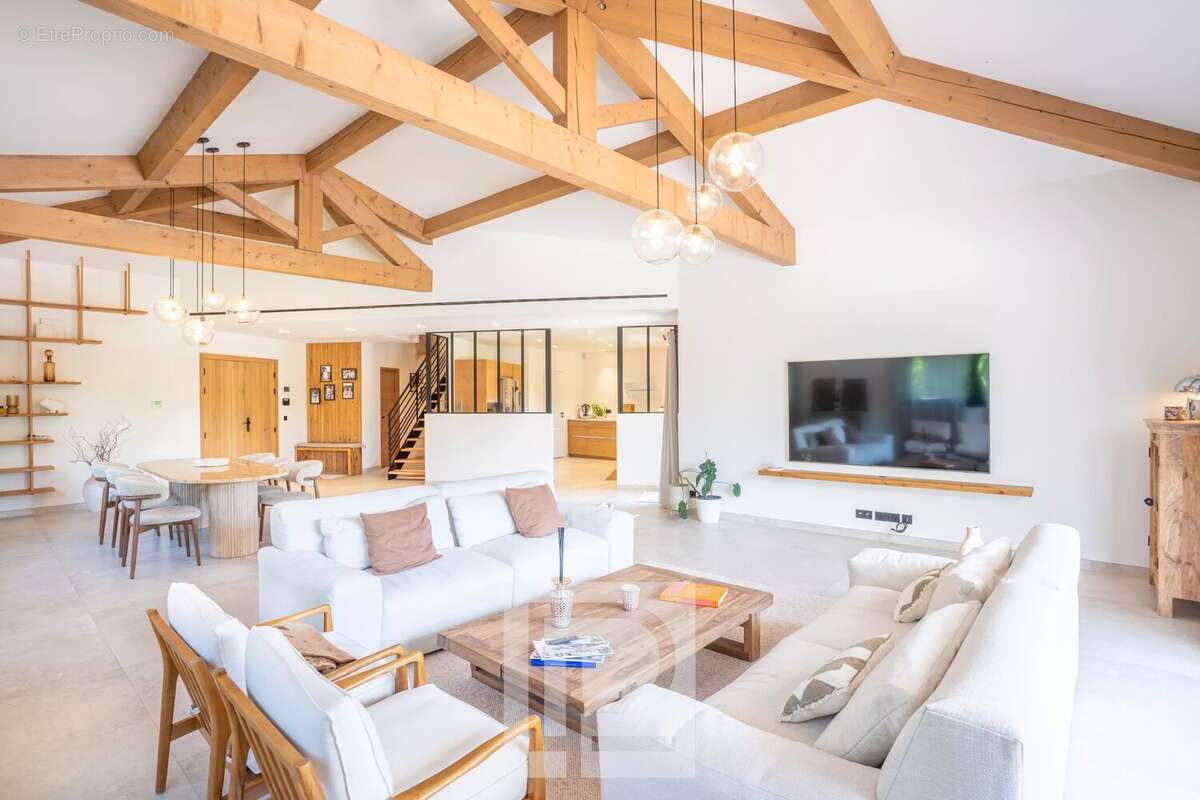 Maison à MOUGINS