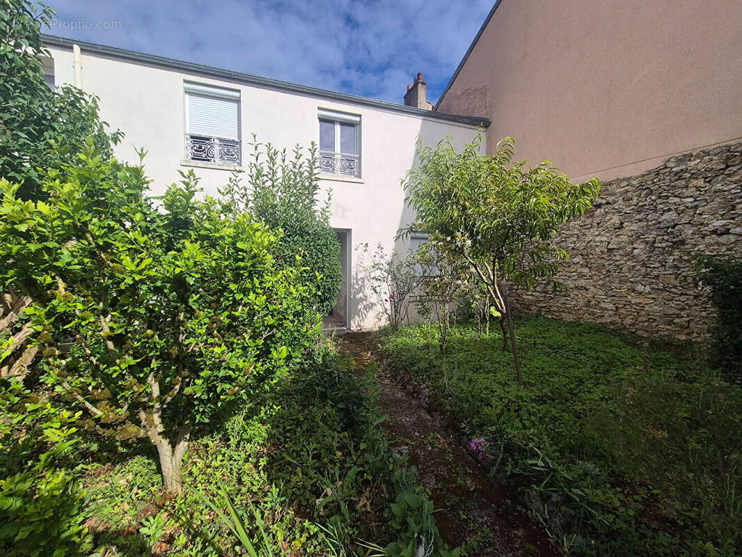 Maison à LE PERRAY-EN-YVELINES