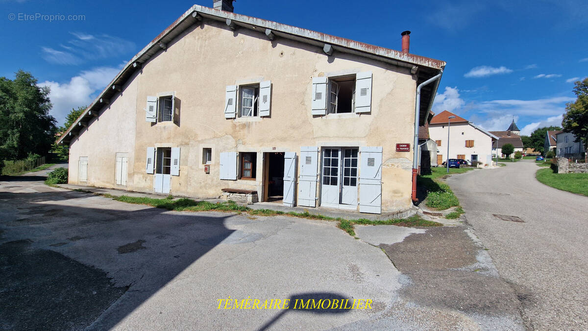 Maison à VERS-EN-MONTAGNE