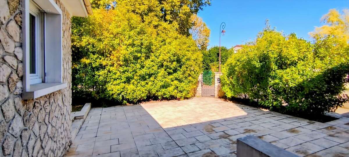 Maison à MONTMORENCY