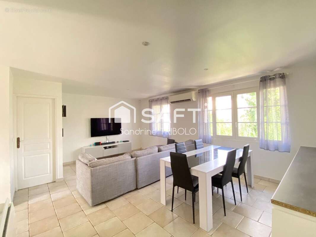 Photo 2 - Appartement à PEYROLLES-EN-PROVENCE