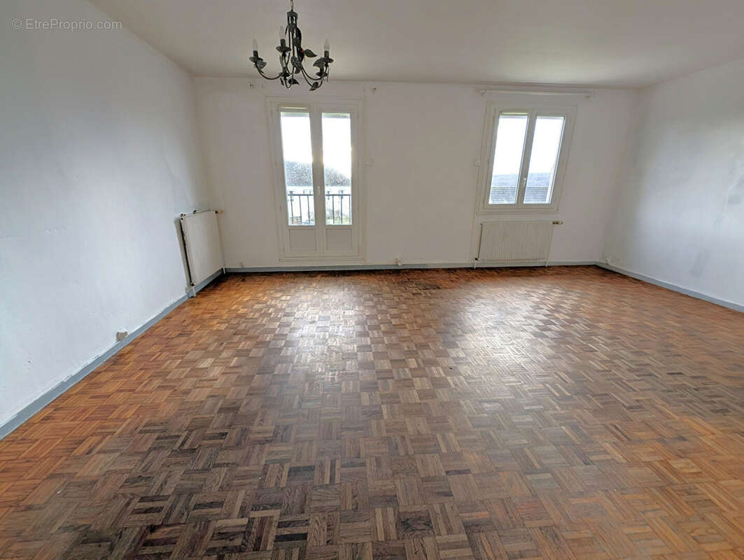 Maison à TOUCY