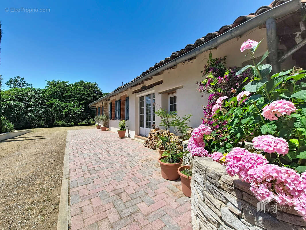 Maison à LE CASTERA