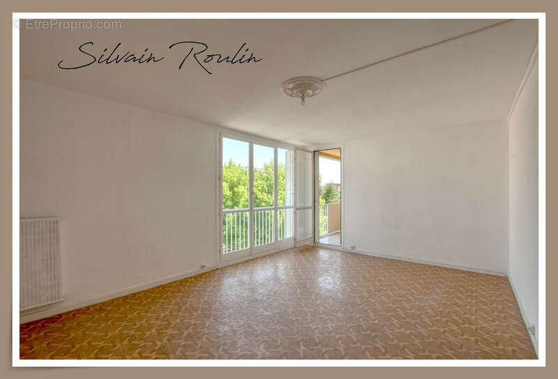 Appartement à PIERRELATTE