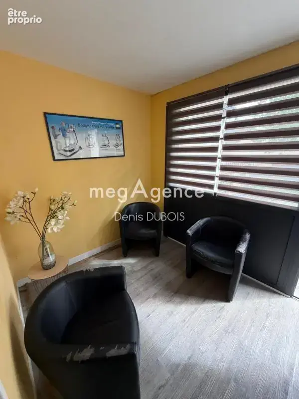 Locaux avec bureaux et garages - photo 5