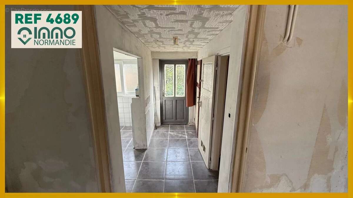 Maison de village en briques - 57m2/310m2 - Garage - photo 5