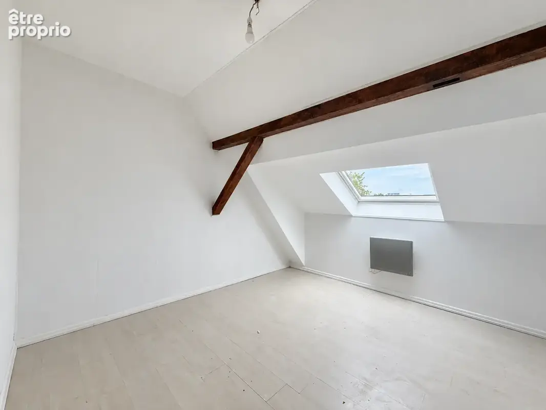 Beau duplex 4/5 P 83m2hab./ 104m2 sol avec garage et cave. - photo 6