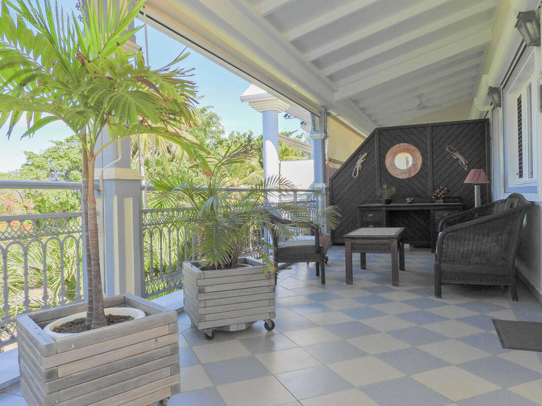 Saint François, belle appartement 2 pièces avec terrasse et piscine - photo 4