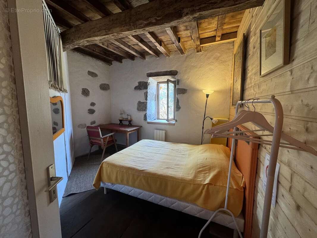 Maison à MOULIS