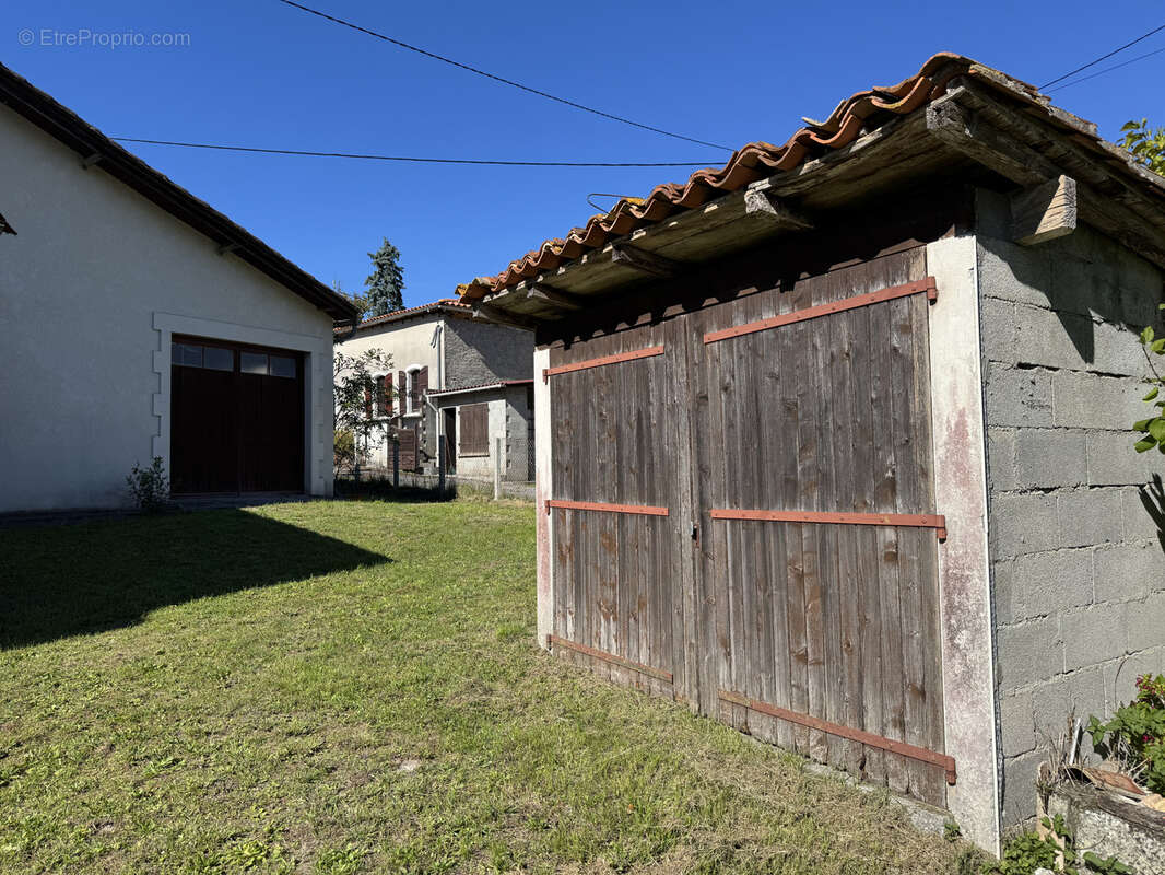Maison à BARBEZIEUX-SAINT-HILAIRE