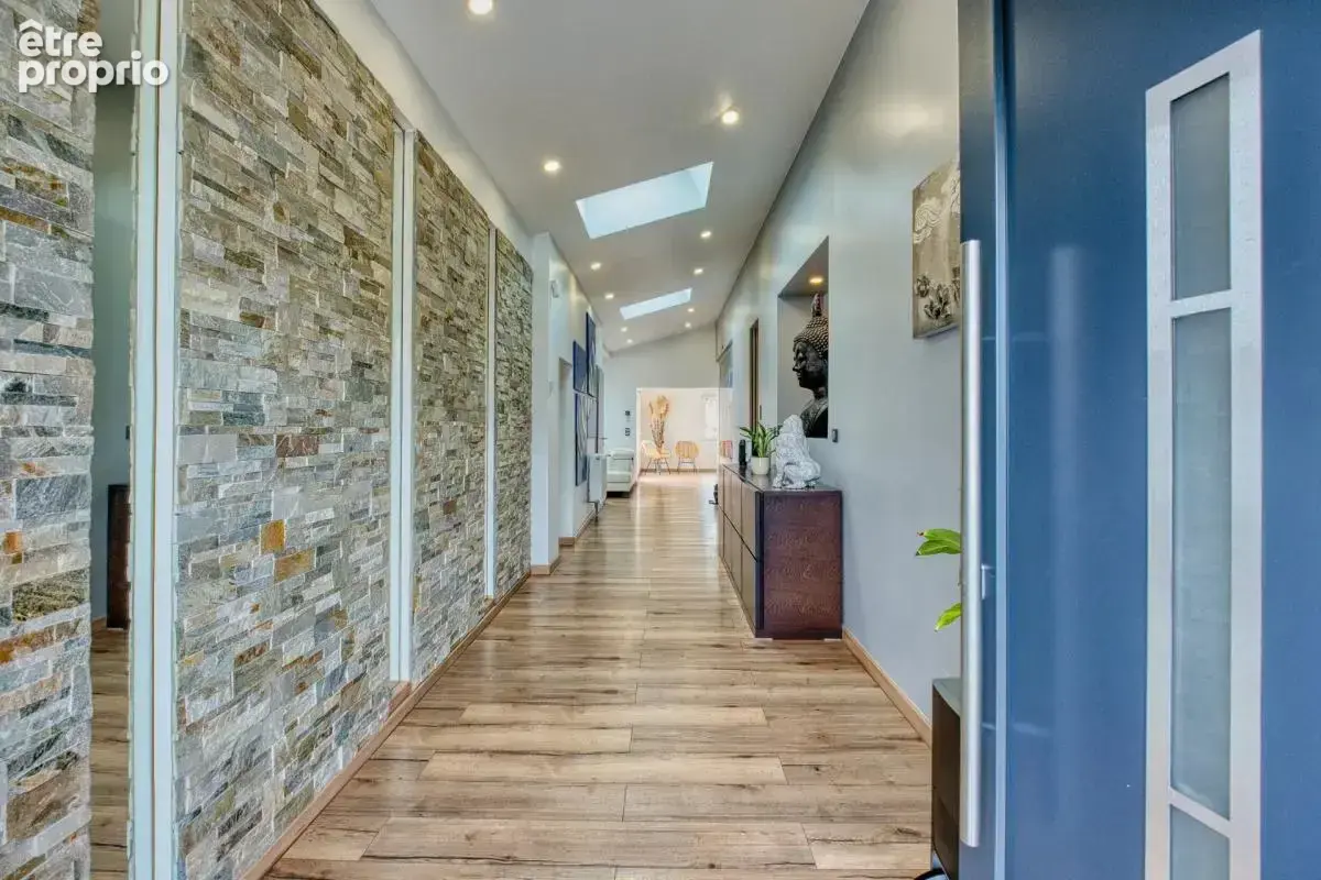 Maison de 8 pièces de 225 m² à Lemud - photo 2
