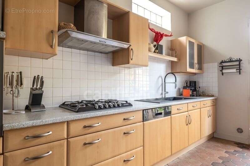 Maison à LES CLAYES-SOUS-BOIS