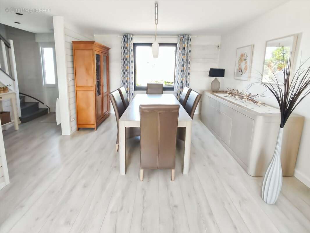 Maison à FREMICOURT