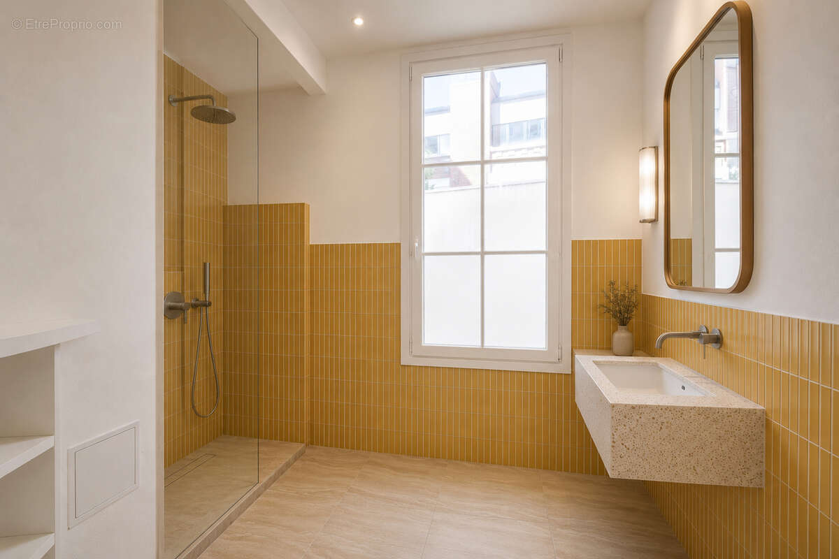 Appartement à PARIS-8E