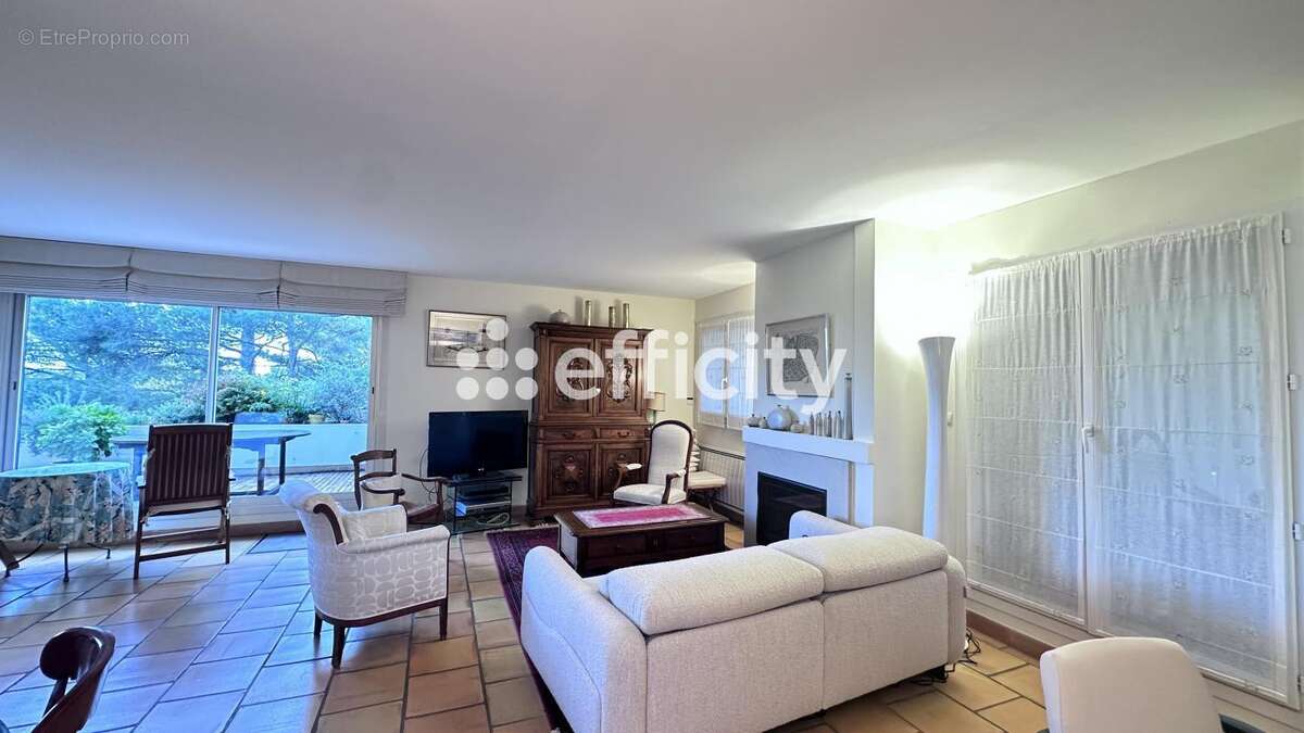 Appartement à VILLENEUVE-LES-AVIGNON