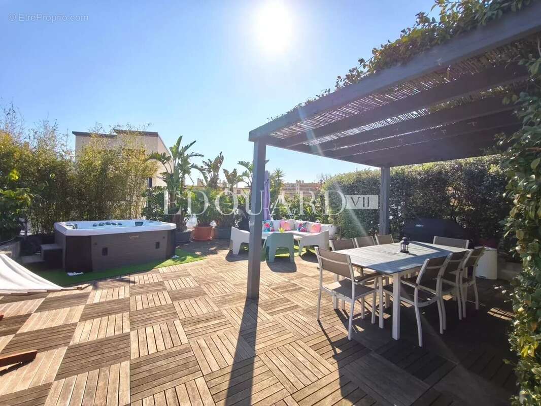 Appartement à ROQUEBRUNE-CAP-MARTIN