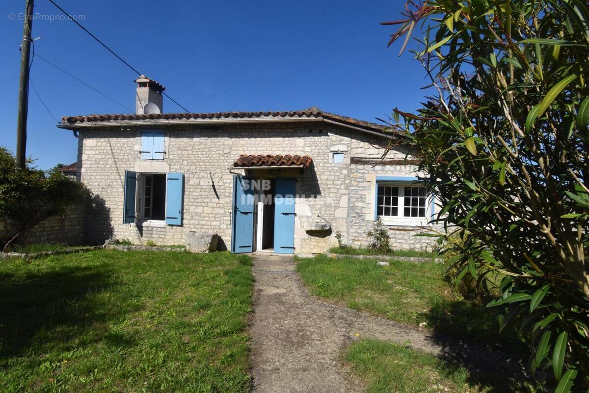 DSC_0101 - Maison à AUGE-SAINT-MEDARD