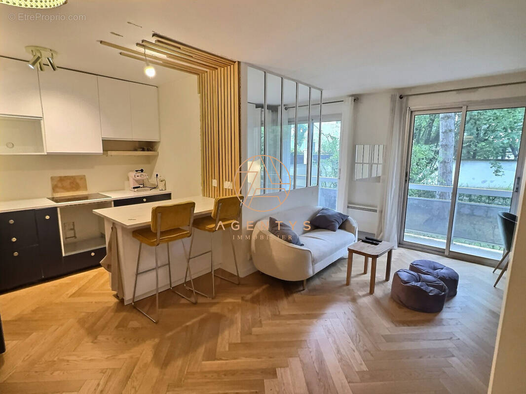 Appartement à SAINT-MAUR-DES-FOSSES
