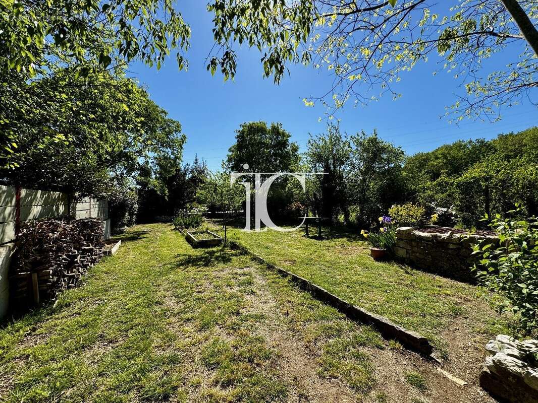 Maison à BERRIAS-ET-CASTELJAU