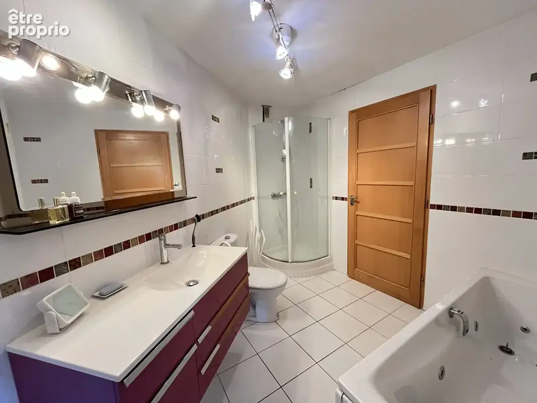 A vendre Hyper centre Bourg en Bresse Appartement  6 pièce(s) 220 m2, terrasse, Vérenda et cave - photo 5
