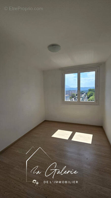 Appartement à SAINT-MARTIN-D'HERES