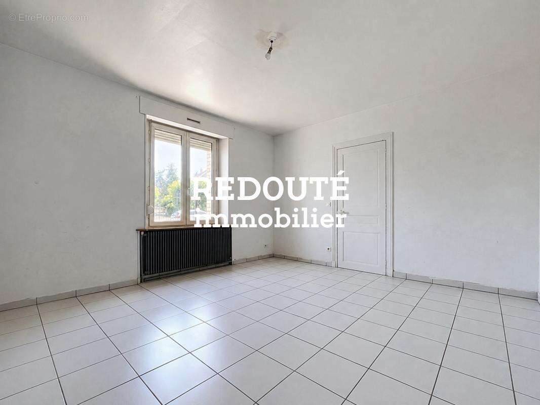 Suippes - à vendre - maison avec terrain et garage - photo 6
