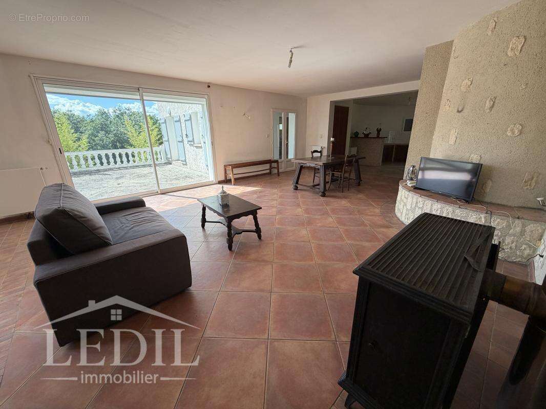 Maison, gîte et grand terrain en sortie de ville - photo 9