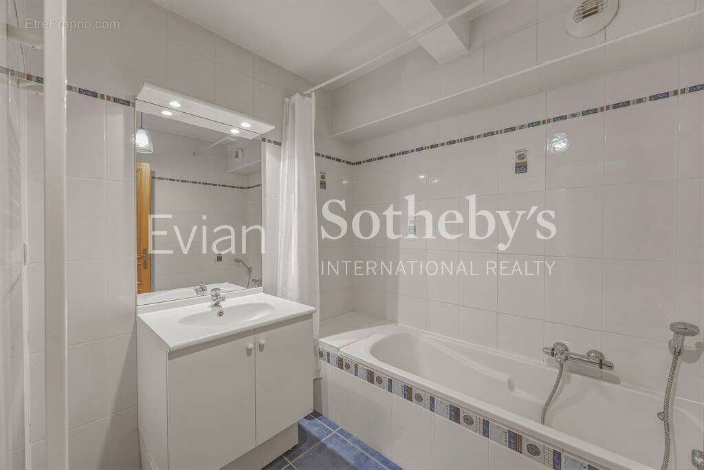 Evian centre ville appartement t4 vue lac - photo 11