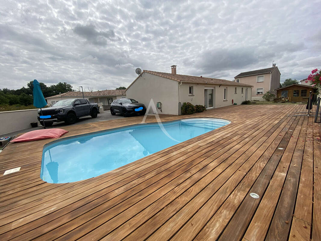 Maison à SAINT-SULPICE