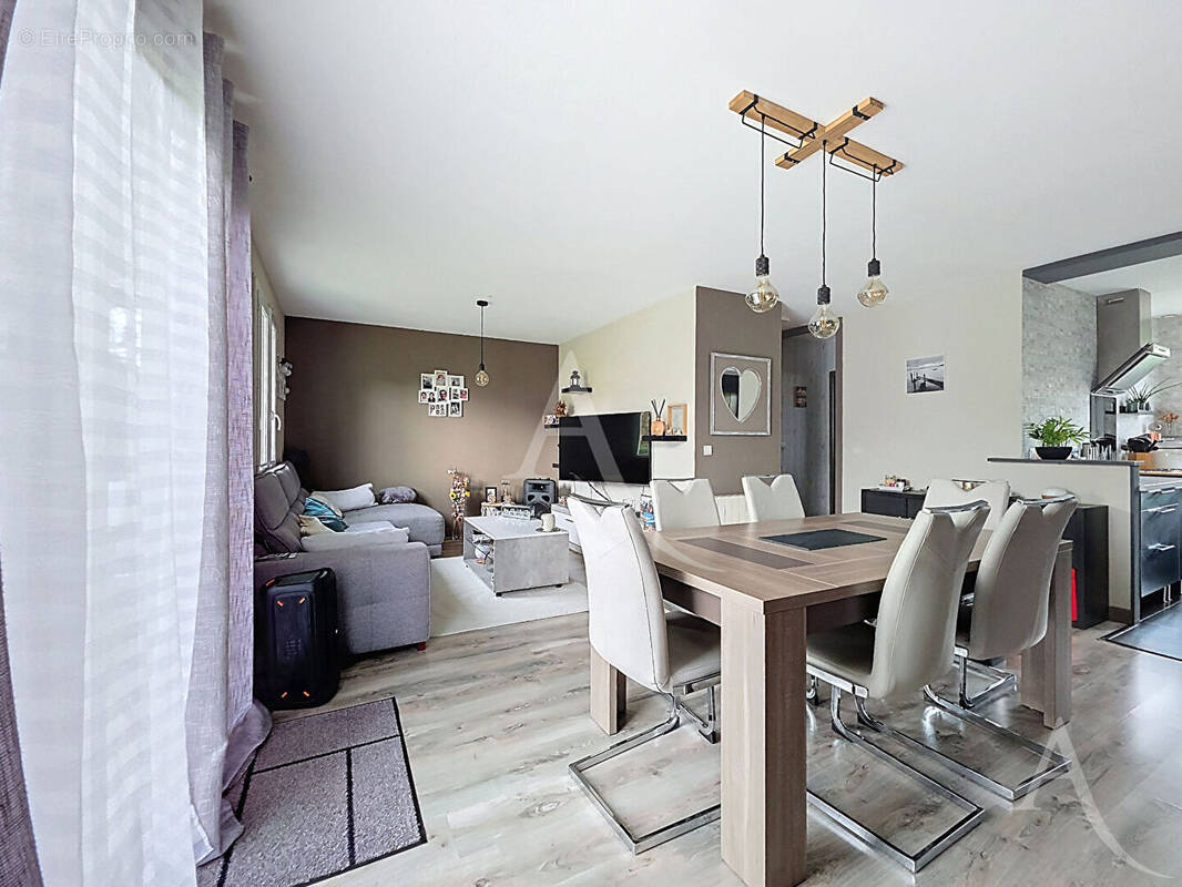 Maison à ROSNY-SUR-SEINE