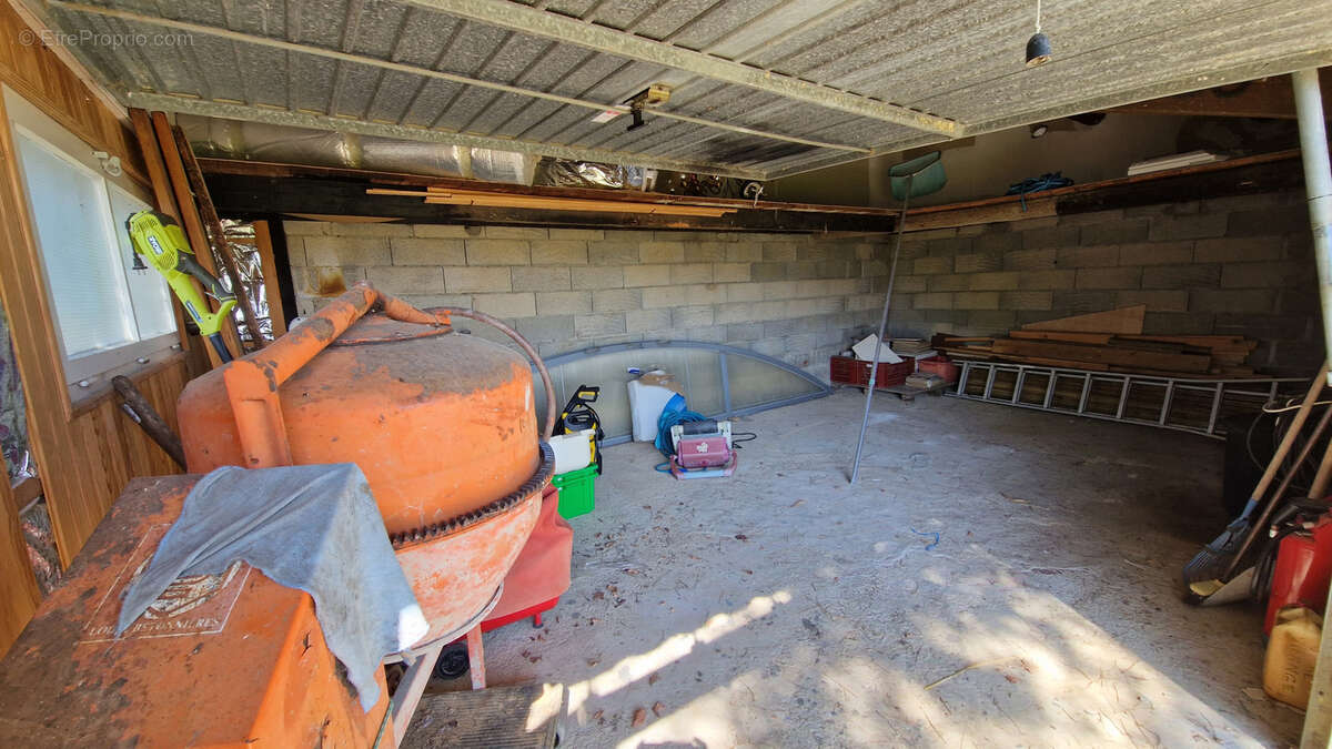 Maison à CRUVIERS-LASCOURS