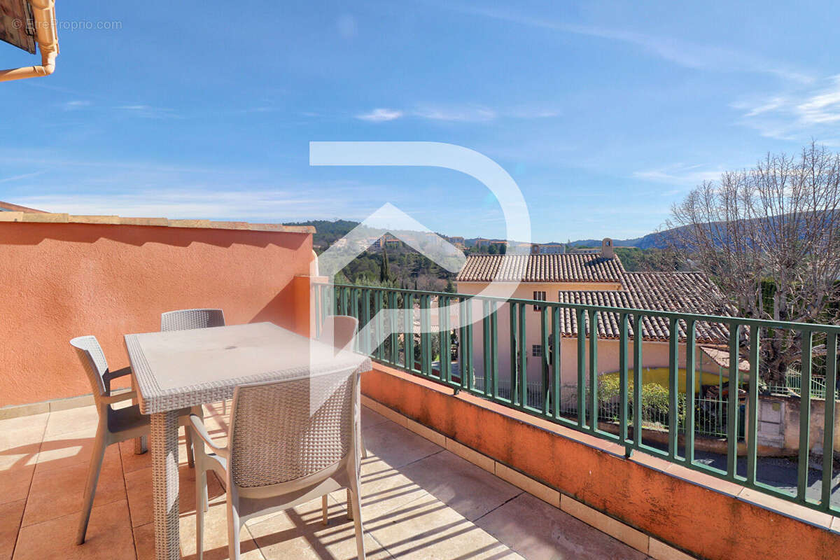 Appartement à GREOUX-LES-BAINS