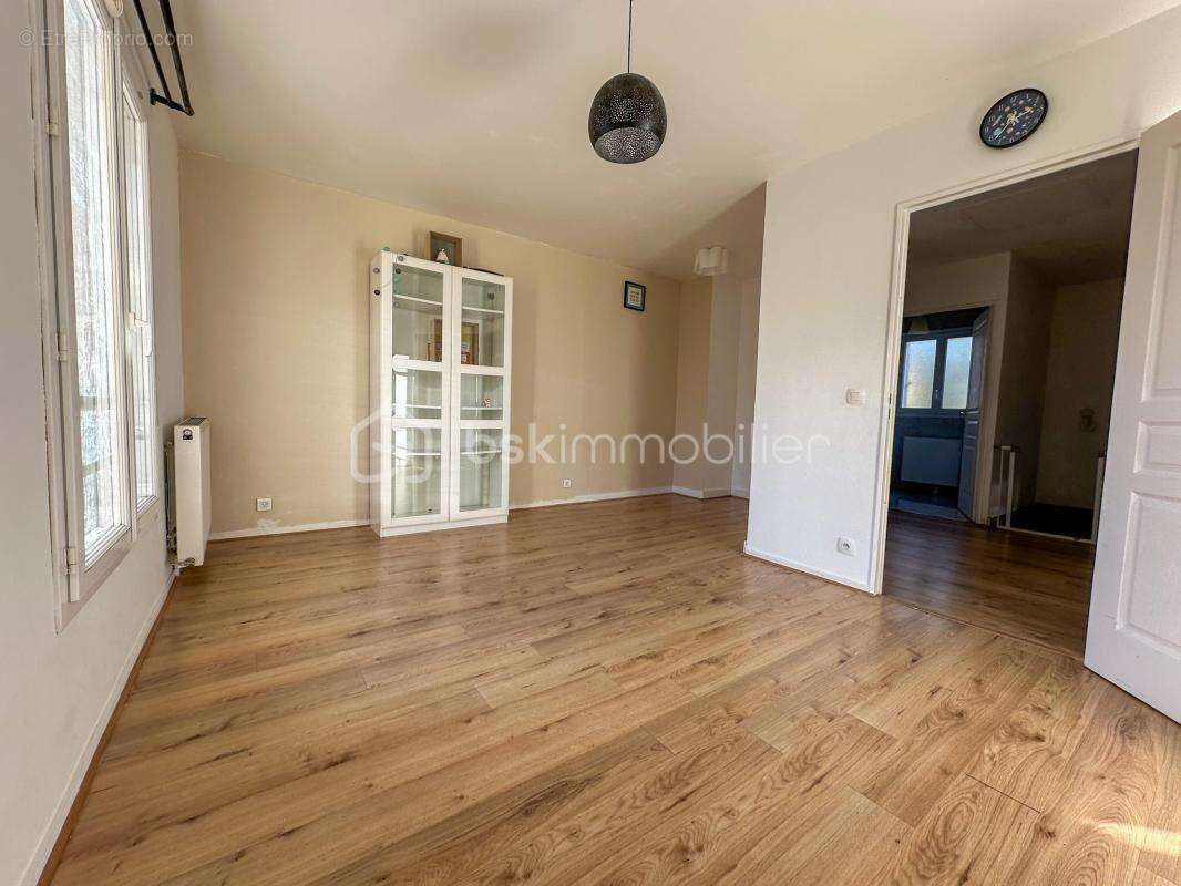 Maison à SAVIGNY-LE-TEMPLE