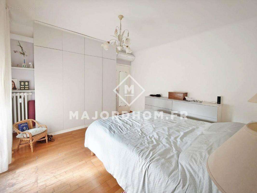 Appartement à MARSEILLE-5E