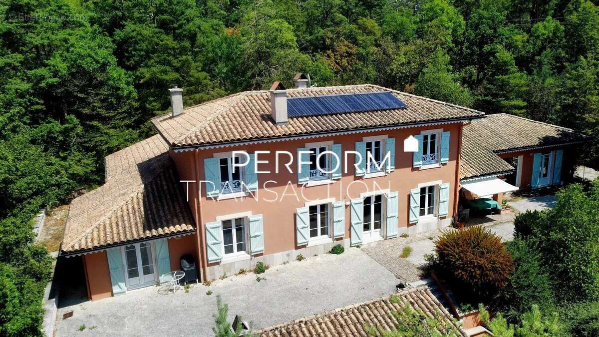 Propriété d'architecte 250m² avec piscine - photo 2
